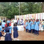 15 ऑगस्ट ध्वजारोहण कार्यक्रम 2024 शाळेतील विद्यार्थी ग्रामस्थ गावातील कर्मचारी